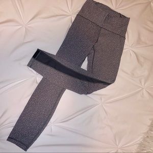 Lululemon Cropped Leggings Print with Mesh